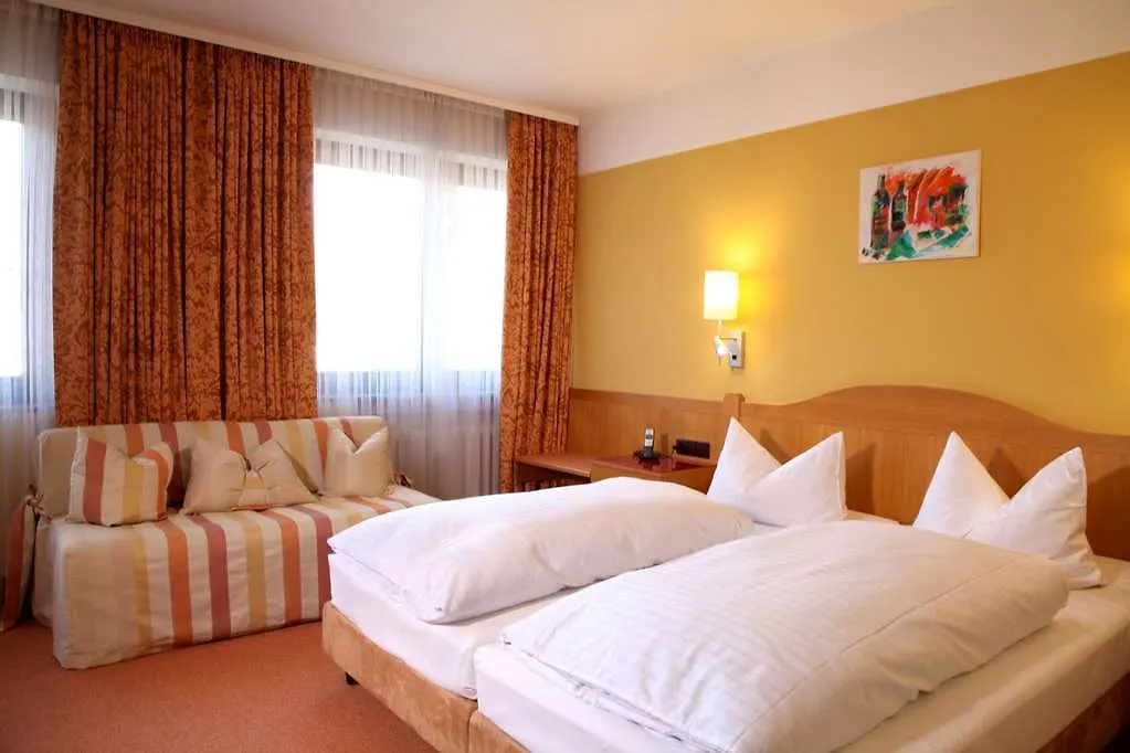 Hotel Frankenhof Hoechberg 3*,  Germany
